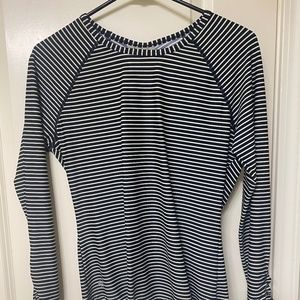 Athleta black and white striped  long sleeve workout shirt